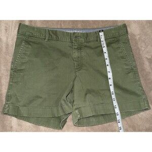 BANANA REPUBLIC City Chino Cuffed Olive Green Shorts  Size 8
